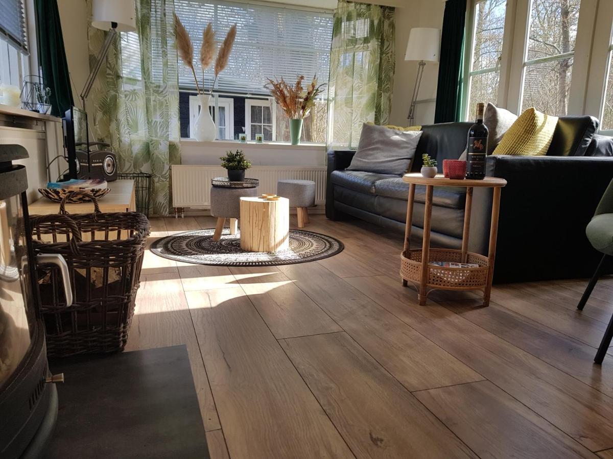 Chalet 2 Pers Met Hottub - Aan De Bosrand - Ijsselmeer - Gaasterland - Bos Rijs エクステリア 写真